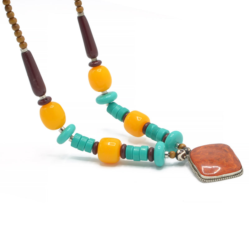 ORANG AND GREEN RESIN BEAD PENDANT NECKLACE