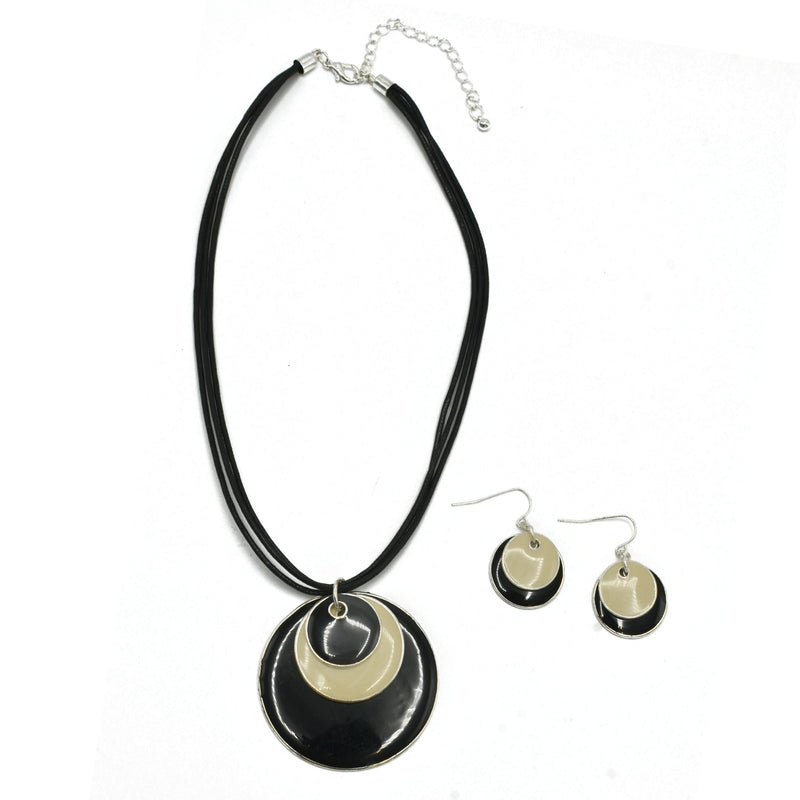 Black and cream Disc Cord Pendant Necklace