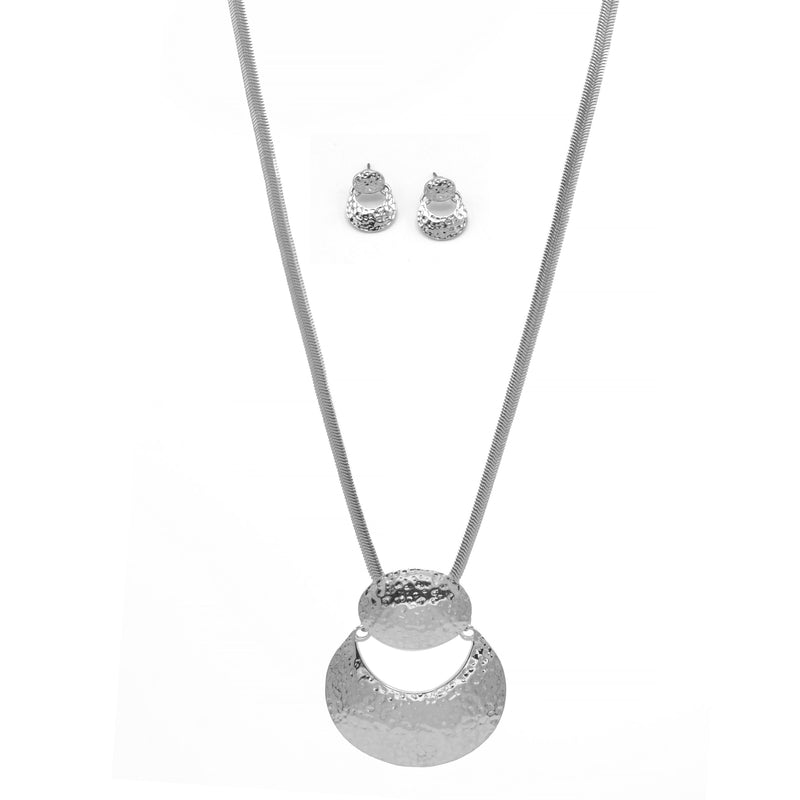 SILVER HAMMERED PENDANT NECKLACE AND EARRINGS SET