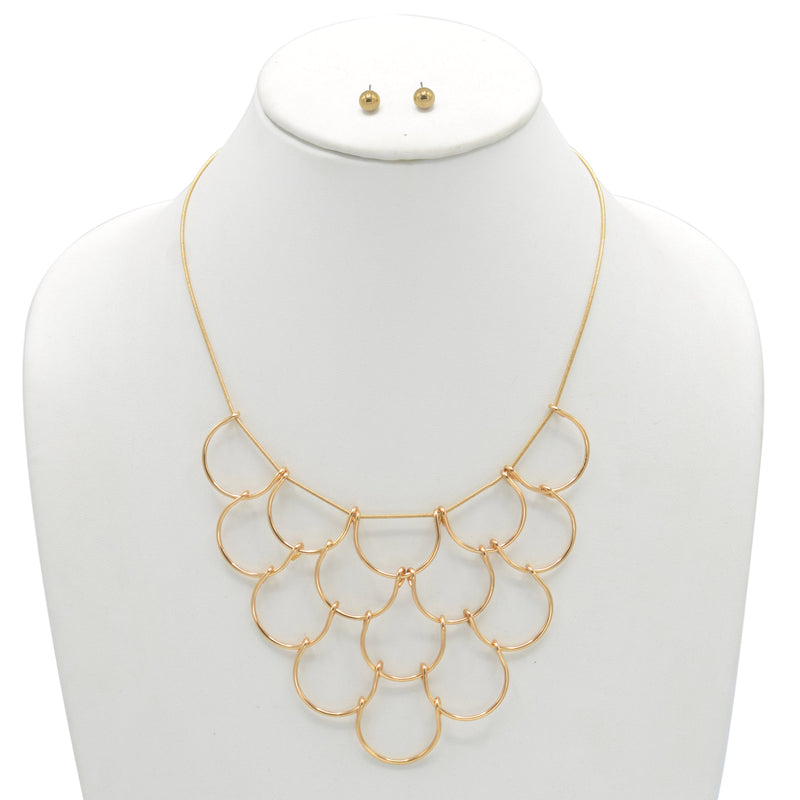 GOLD NECKLACE AND EARRINGS SET