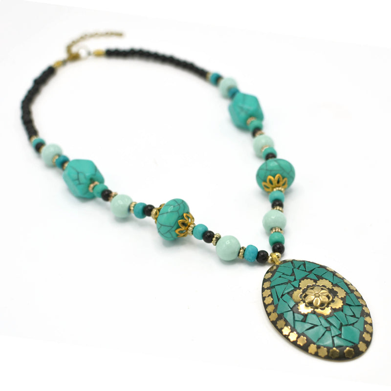 TURQUOISE AND BLACK BEADS WITH GOLD OVAL PENDANT NECKLACE