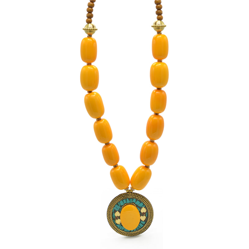 AMBER & BROWN BEADS WITH ROUND GOLD AMBER PENDANT NECKLACE