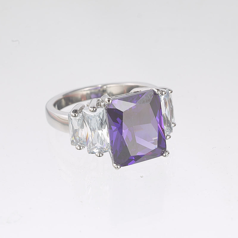 8653R Faceted Ring With Baguettes